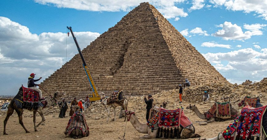 Experts reject "impossible project" to rebuild exterior of a pyramid